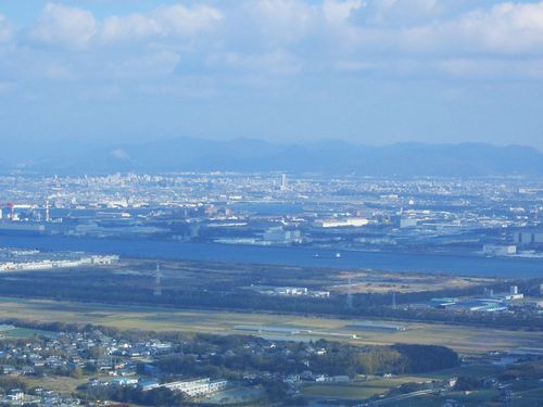 富士山は遥か彼方に