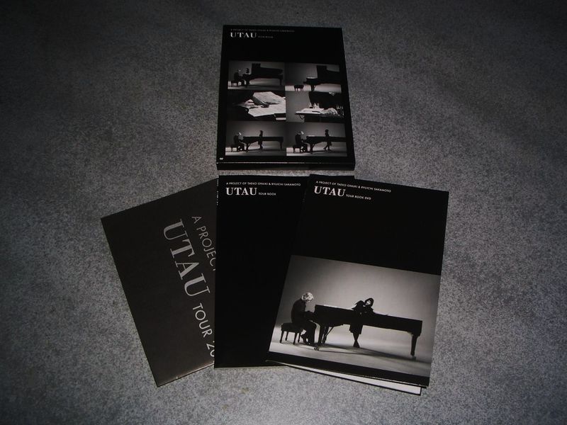 UTAU TOUR BOOK & DVD & ポスター