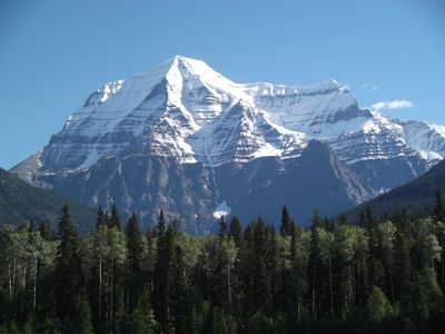 Mount-robson-352657_960_720